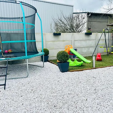 Terrain De Loisirs En Plein Centre De Car Camping *