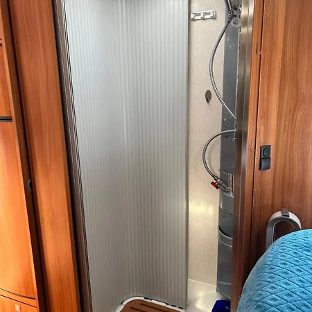 Terrain De Loisirs En Plein Centre De Car