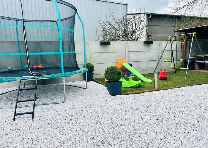 Terrain De Loisirs En Plein Centre De Car Campsite *