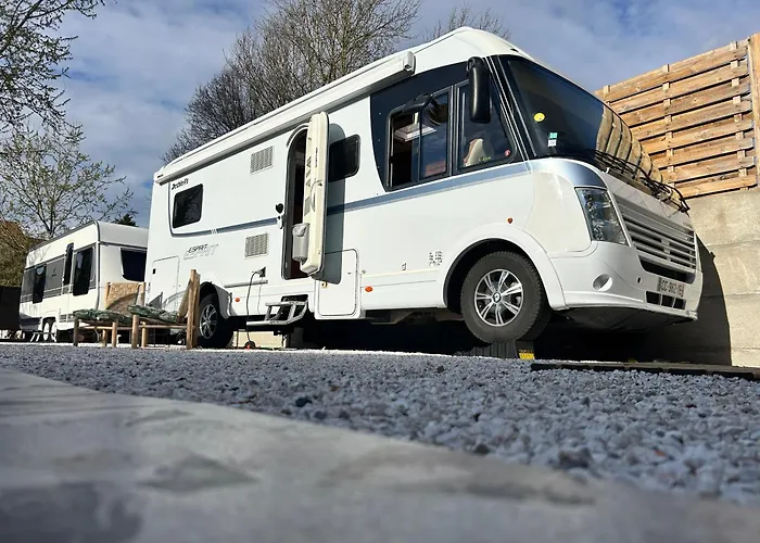 Terrain De Loisirs En Plein Centre De Car Campsite Lievin