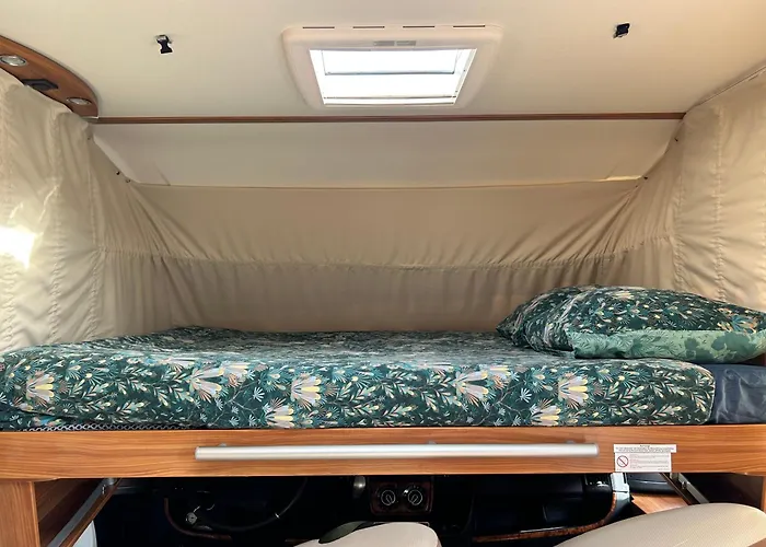 Terrain De Loisirs En Plein Centre De Car *